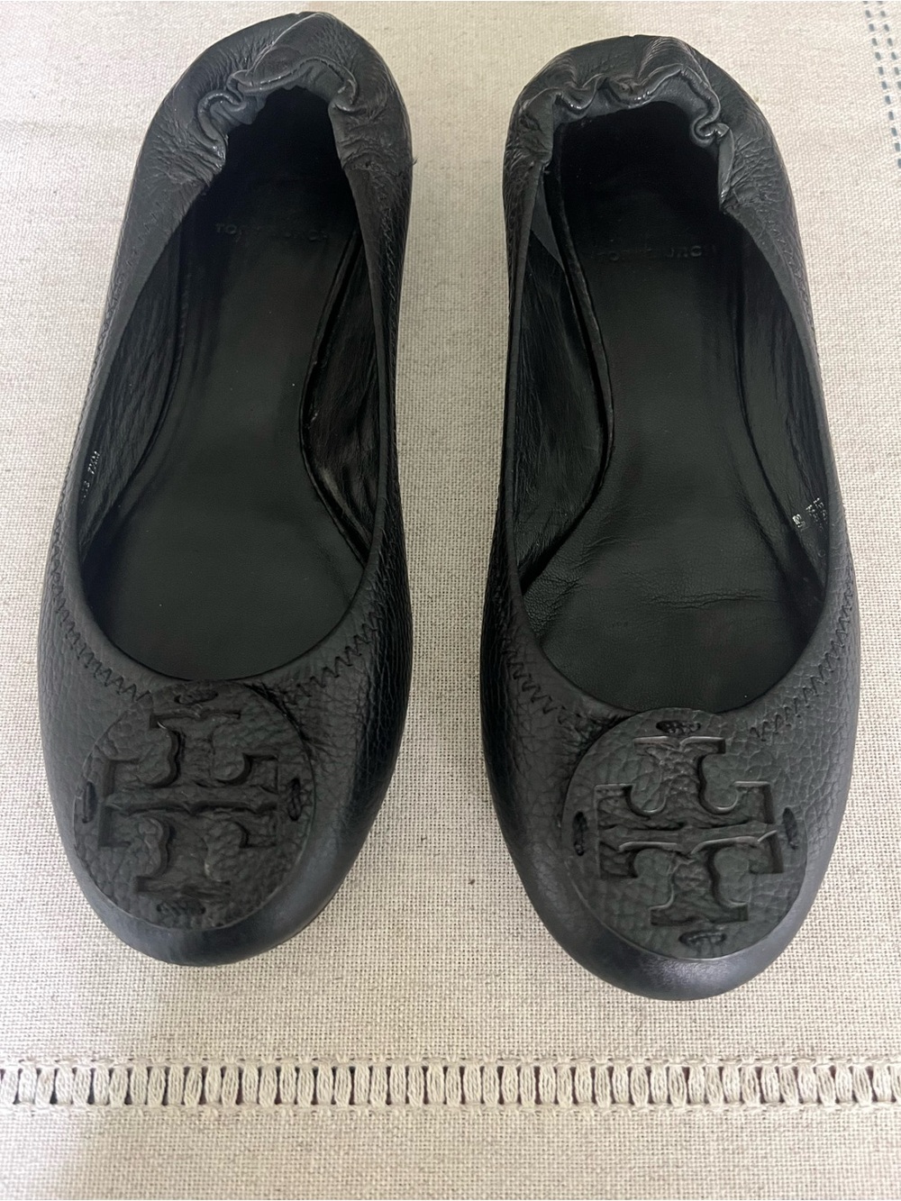 Tory Burch Pebbled Black Leather Logo Ballet Flats 7.5